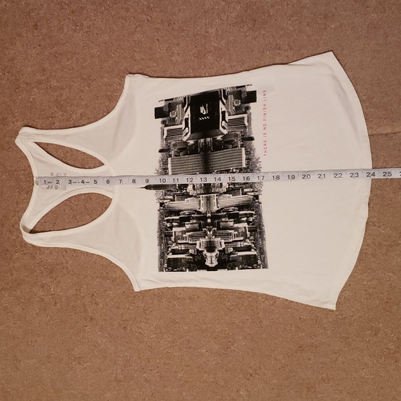 Nike Women's Graphic Tank - Picture 8 of 9